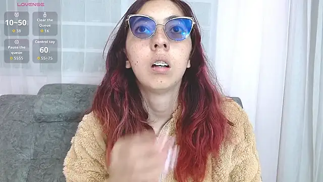 Snapshot of AnnieSparkle chatting on July 17, 4:12 pm AnnieSparkle online show from July 17, 4:12 pm