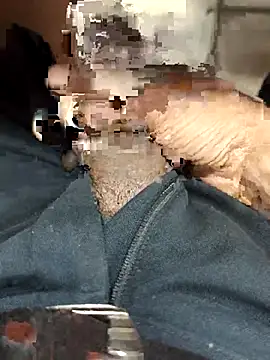 Snapshot of Mr_xxx007@xh chatting on November 1, 2:13 am Mr xxx007xh online show from November 1, 2:13 am