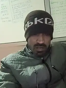 Snapshot of Mr_xxx007@xh chatting on November 27, 2:13 am Mr xxx007xh online show from November 27, 2:13 am