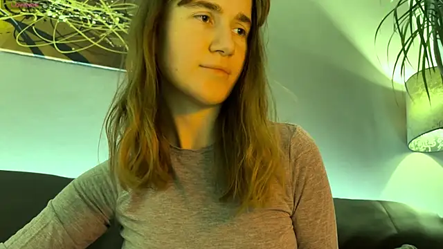 velina   online show from December 17, 9:10 pm