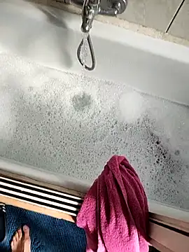 Snapshot of Ericketaurore chatting on September 16, 9:43 am Ericketaurore online show from September 16, 9:43 am