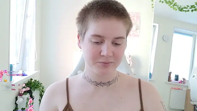 Snapshot of Zlata_in_xxxLand chatting on October 19, 8:59 am Zlata in xxxLand online show from October 19, 8:59 am