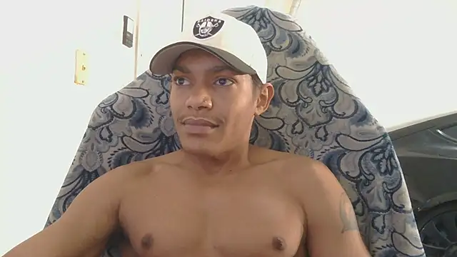 Snapshot of Gmajor chatting on February 5, 8:35 pm Gmajor online show from February 5, 8:35 pm