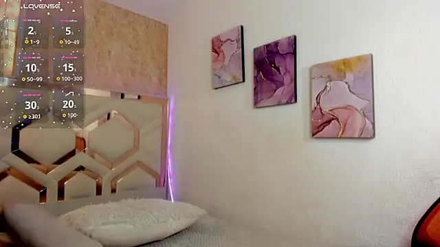 Snapshot of Emma_Velkan chatting on March 22, 1:03 pm Emma Velkan online show from March 22, 1:03 pm