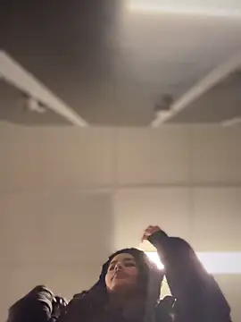 Snapshot of Risky_Workouts chatting on October 10, 7:13 pm Risky Workouts online show from October 10, 7:13 pm