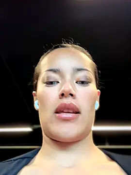 Snapshot of Risky_Workouts chatting on October 26, 12:22 pm Risky Workouts online show from October 26, 12:22 pm