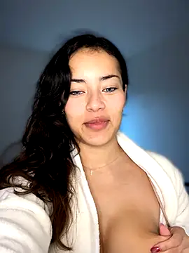 Snapshot of Risky_Workouts chatting on December 16, 12:43 pm Risky Workouts online show from December 16, 12:43 pm