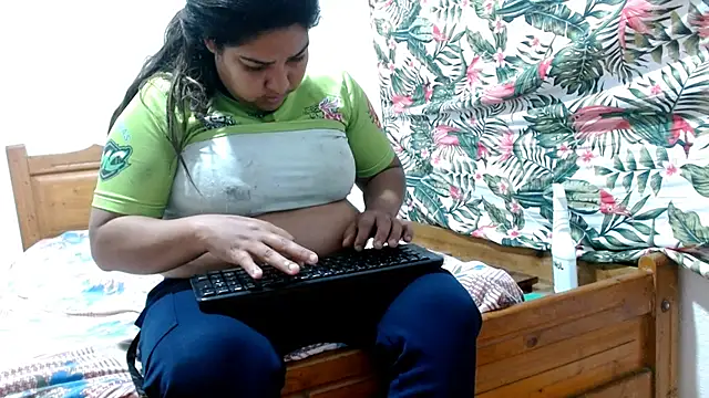 69smallstar online show from February 8, 11:46 am