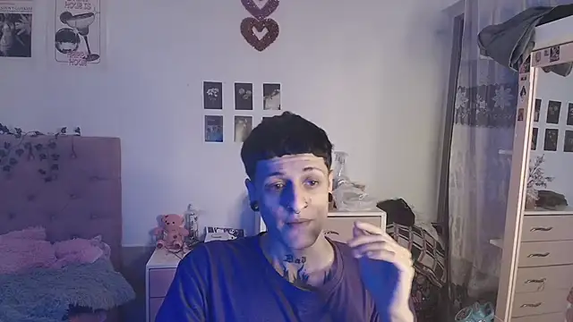 2cyboy  online show from September 22, 8:33 pm