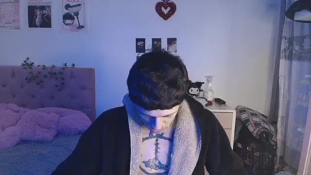 2cyboy  online show from September 30, 8:36 pm