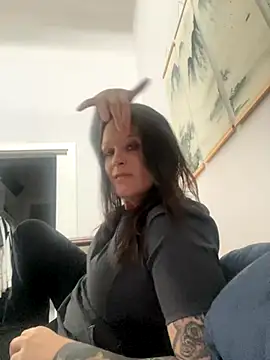 Snapshot of sinfful-secrets@xh chatting on October 22, 7:35 pm sinfful-secretsxh online show from October 22, 7:35 pm