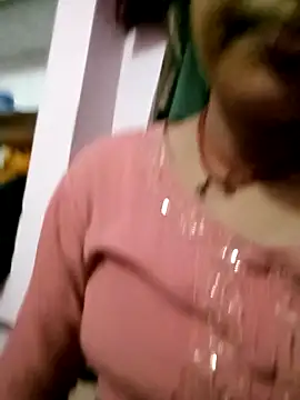 Hot-yuo84 online show from October 6, 5:43 pm