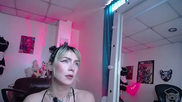 pom-purin online show from April 7, 1:11 pm