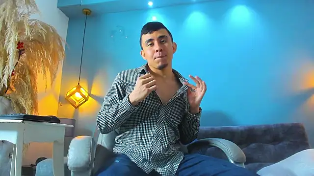 Eross Santy online show from February 10, 1:15 pm