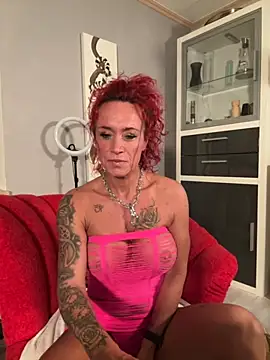 Snapshot of Hotmilfhamburg1 chatting on October 4, 4:43 am Hotmilfhamburg1 online show from October 4, 4:43 am