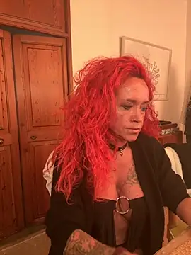 Snapshot of Hotmilfhamburg1 chatting on November 18, 5:01 am Hotmilfhamburg1 online show from November 18, 5:01 am