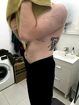 TomieSoichi online show from October 2, 5:03 am