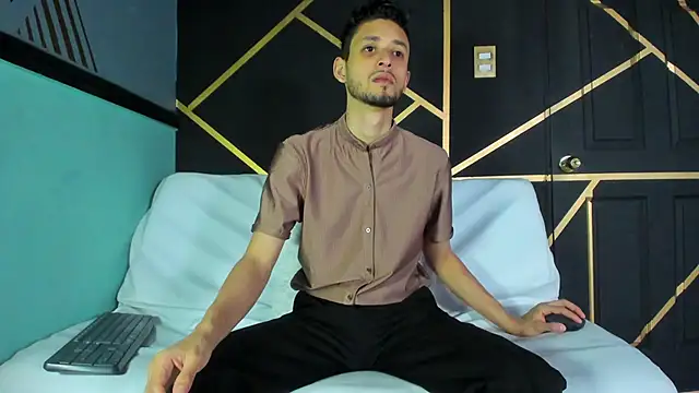 logan rogers  online show from September 11, 1:22 pm