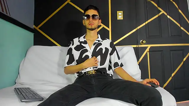 logan rogers  online show from September 13, 1:55 pm
