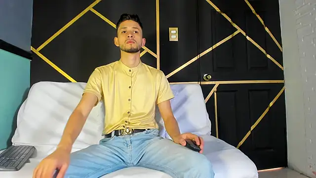 logan rogers  online show from September 19, 1:23 pm