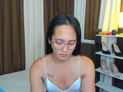 URHottestAngel online show from September 14, 2:33 am