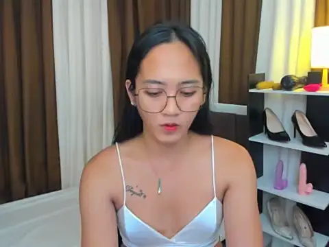 URHottestAngel online show from September 19, 5:09 am