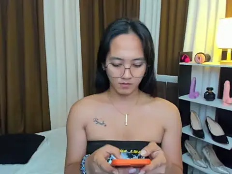 URHottestAngel online show from October 21, 12:50 pm