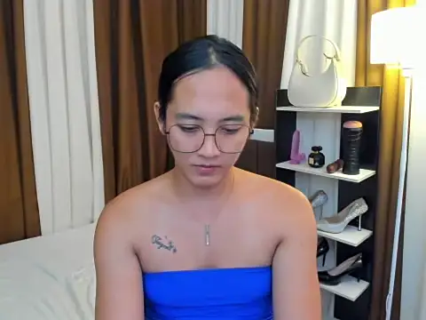 URHottestAngel online show from November 19, 4:56 am