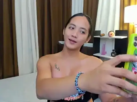 URHottestAngel online show from November 25, 5:51 am