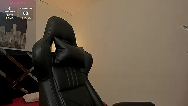 iamCharlotte19 online show from October 17, 7:27 pm