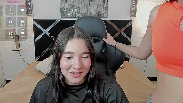 iamCharlotte19 online show from November 4, 8:19 pm