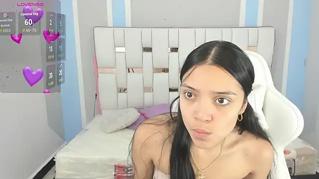 iamCharlotte19 online show from November 17, 7:30 pm