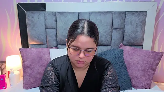 SamanthaPaImer online show from October 7, 6:05 pm