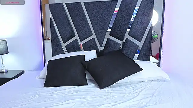 ReginaRosetti online show from December 21, 1:40 pm