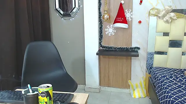 miss leidy  online show from December 20, 3:13 am