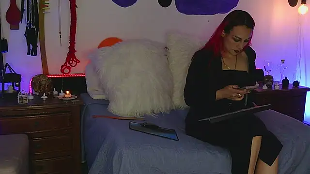 Snapshot of MeganBrown4 chatting on September 27, 3:28 pm MeganBrown4 online show from September 27, 3:28 pm