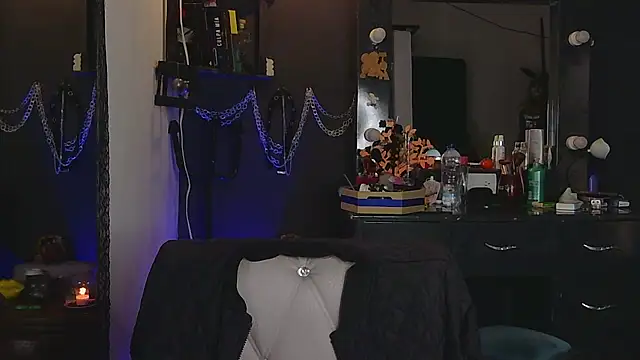 MeganBrown4 online show from April 2, 3:20 pm