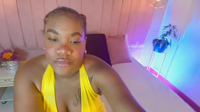 Chloee Miller1 online show from October 7, 12:46 pm