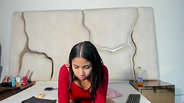 Amaia Sophia online show from December 15, 7:18 pm