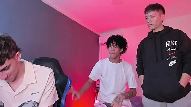 Handsomeboyss19 online show from July 20, 8:44 pm