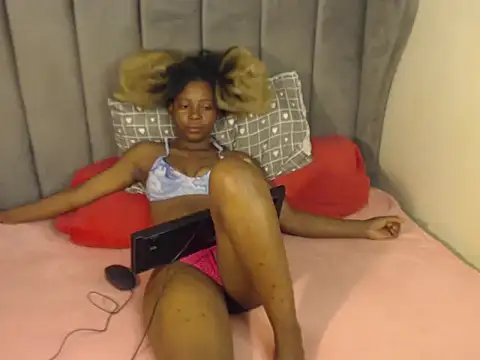 Hotgirl87 online show from October 14, 8:31 pm