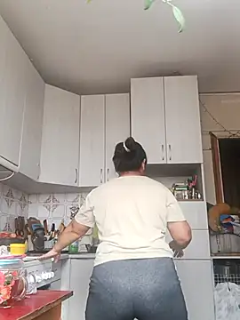 Snapshot of Luu-Lii777 chatting on October 7, 4:20 am Luu-Lii777 online show from October 7, 4:20 am