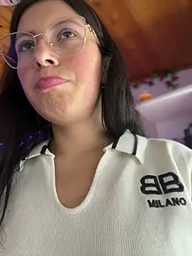 Mia salinass online show from March 22, 8:01 pm