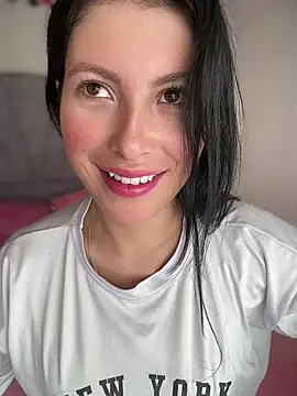 Mia salinass online show from April 10, 6:01 pm