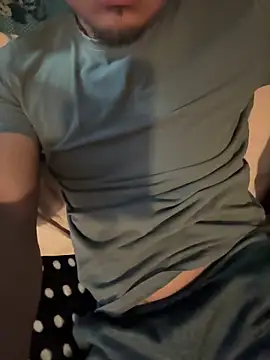 Snapshot of juniorl1 chatting on December 17, 5:19 pm juniorl1 online show from December 17, 5:19 pm