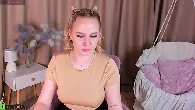 Snapshot of Sheila_Rich chatting on February 6, 9:23 am Sheila Rich online show from February 6, 9:23 am