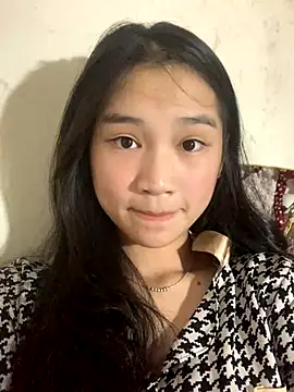 Snapshot of -Lie-06 chatting on November 8, 10:26 am -Lie-06 online show from November 8, 10:26 am