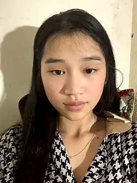 Snapshot of -Lie-06 chatting on November 8, 11:47 pm -Lie-06 online show from November 8, 11:47 pm