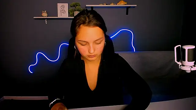 afina crazy online show from October 6, 7:22 pm