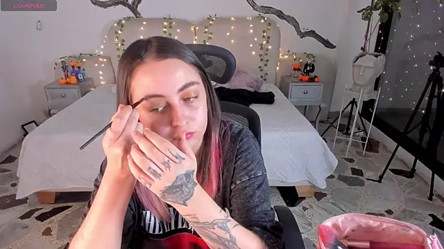 SarahCastro1  online show from October 28, 4:27 am